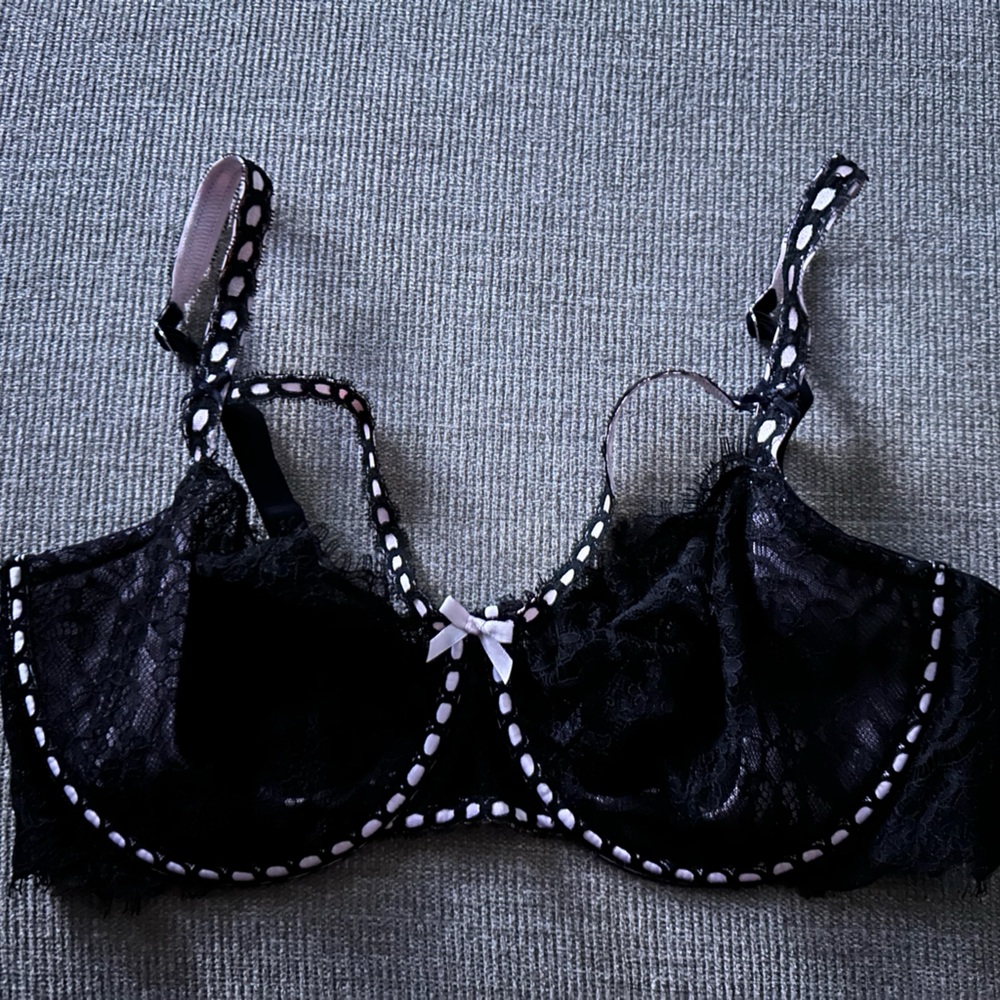 Victoria’s Secret 38 DD push-up Bra
